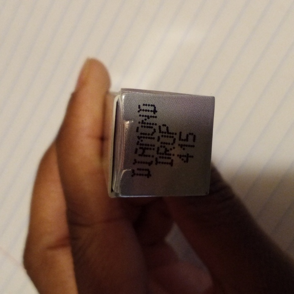 L'Oreal Paris *Brilliant Eyes* Liquid Eye Shadow - Picture 5 of 5